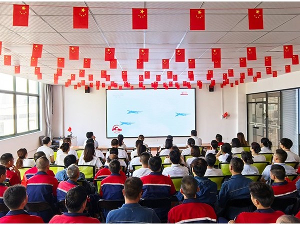 銘記歷史珍愛和平，砥礪奮進(jìn)開創(chuàng)未來(lái)！歐能機(jī)械集體觀看勝利日紀(jì)念大會(huì)