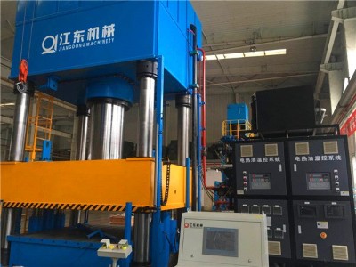 沒(méi)有模溫機(jī)怎么給模具加熱，神奇操作看「歐能機(jī)械」